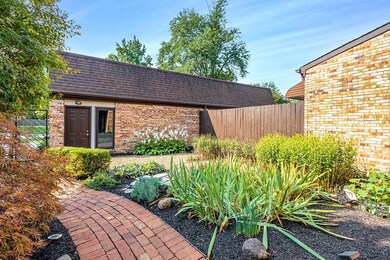 1686 Arlingate Drive South-4-SMALL