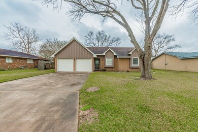3925 Heatherglen St, Bay City, TX 77414 - photo 5