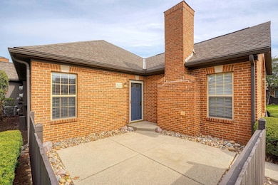 2622 Trottersway Dr, Columbus, OH 43235 - photo 3