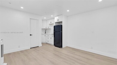 32 SW 9th St unit 2, Hallandale Beach, FL 33009 - photo 2