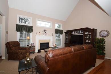 6311 Saskatchewan Dr, Louisville, KY 40228 - photo 4