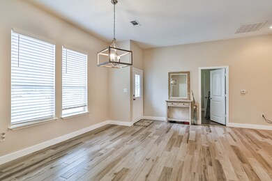 10940 Royal Cir, Cleveland, TX 77328 - photo 7