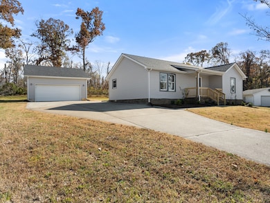 978 Long Beech Dr, Clarksville, TN 37042 - photo 3