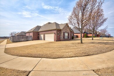 5719 Ashbrook Dr, Bartlesville, OK 74006 - photo 3