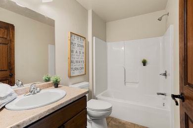 2290 Ladybird Dr, Neenah, WI 54956 - photo 4