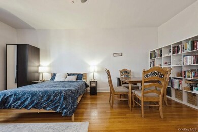 1185 E Broadway unit 4A, Hewlett, NY 11557 - photo 4