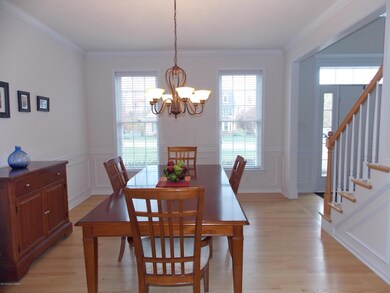 1040 Woodberry Dr, Mountain Top, PA 18707 - photo 5