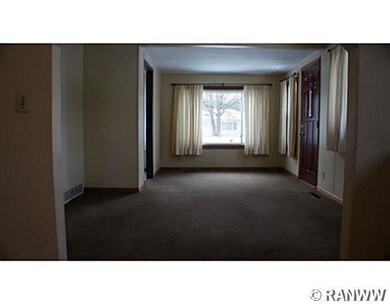3318 Locust Ln, Eau Claire, WI 54703 - photo 2