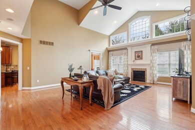 11-web-or-mls-Dorchester Ct-01042025-011