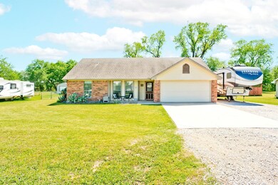 1304 Hutchins Ln, Springtown, TX 76082 - photo 2