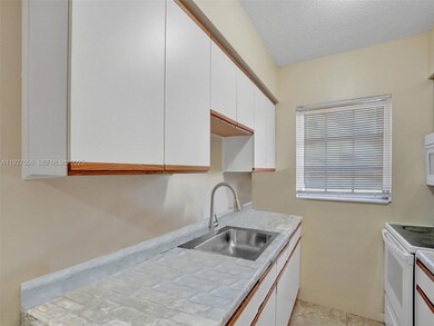 1211 NE 23rd Ave unit 2, Pompano Beach, FL 33062 - photo 5