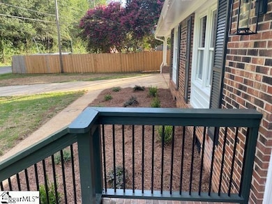 203 Pleasant Dr, Greer, SC 29651 - photo 2