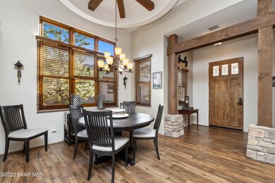 004_Dining Room