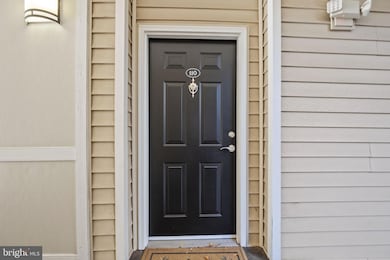 12957 Centre Park Cir unit 110, Herndon, VA 20171 - photo 3