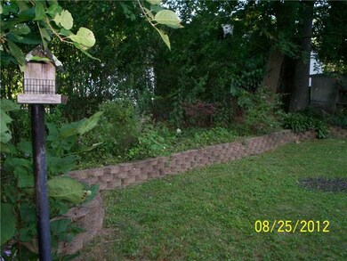 33 Gerald St, Warwick, RI 02886 - photo 2