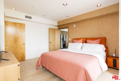 547 N Sweetzer Ave unit 102, West Hollywood, CA 90048 - photo 7