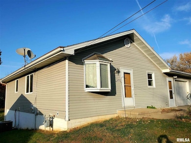 3529 W Sylvan Ln, Peoria, IL 61615 - photo 6