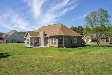 2005 Eastview Dr-5