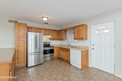 003-photo-kitchen-10508615