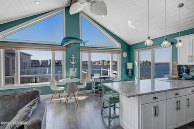 236 Gull Ln Lavallette NJ-large-003-025-