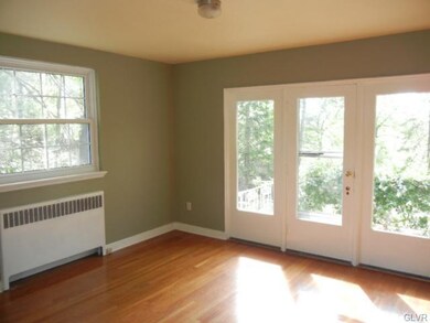 810 W Fairfield Ave, Easton, PA 18040 - photo 4