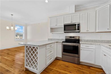 73 W Main St unit 6, Clinton, CT 06413 - photo 3