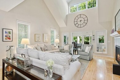 02_18001SimaDrA_165_LivingRoom_LowRes