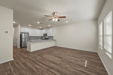 105 SE 4th St unit 2, Bonham, TX 75418 - photo 6