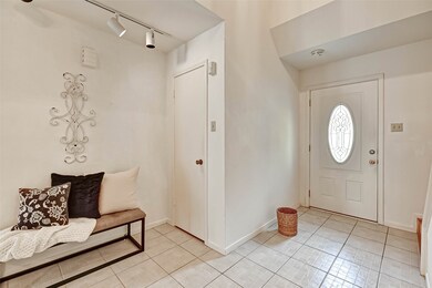 14115 Lost Meadow Ln, Houston, TX 77079 - photo 6