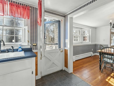 31 Ashland St, Nashua, NH 03064 - photo 3