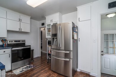 1230 S 9th St, Grand Forks, ND 58201 - photo 6