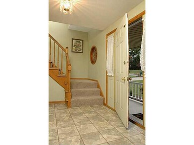Entry/Foyer.