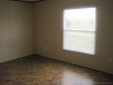 237 Davis St, Wilson, OK 73463 - photo 2