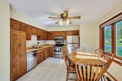 2220 Mecan Dr, Naperville, IL 60564 - photo 5