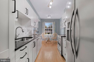 13957 Big Yankee Ln, Centreville, VA 20121 - photo 4