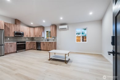 12531 25th Ave NE unit A, Seattle, WA 98125 - photo 7