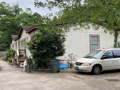 6526 Carver Rd, Houston, TX 77091 - photo 2