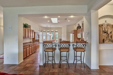 Breakfast Bar and Kitchen