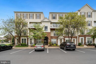 46862 Clarion Terrace unit 303, Sterling, VA 20164 - photo 2