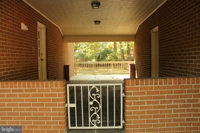 17508 Shenandoah Ct, Ashton, MD 20861 - photo 2