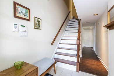 Foyer w/ tile entry area