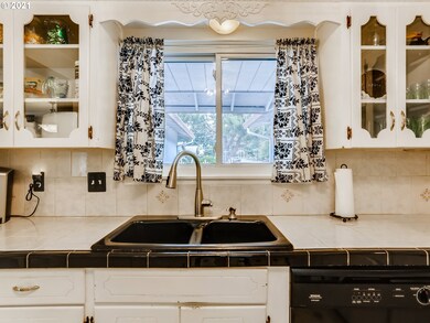 18210 SW Madeline St, Beaverton, OR 97007 - photo 4