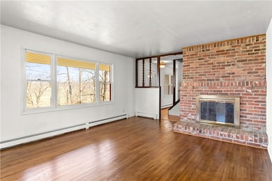 Large front windows to give you the perfect view w