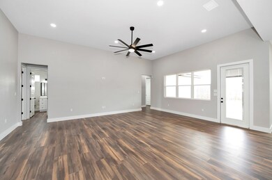 124 Madrona Ln, Fredericksburg, TX 78624 - photo 4