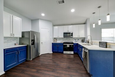 386 De Coster Blvd, Alvin, TX 77511 - photo 6