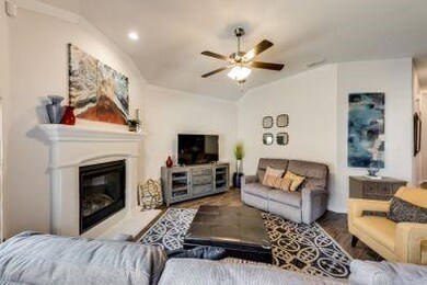 2113 Skysail Ln, Denton, TX 76210 - photo 4