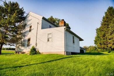 2791 Mountain View Dr, Bath, PA 18014 - photo 2