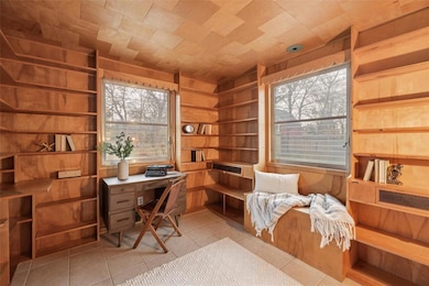 317 SW 42nd St, Des Moines, IA 50312 - photo 5