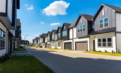 6702 Metro Blvd unit 3, Houston, TX 77083 - photo 2