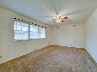 1205 S Meadow Dr, Ardmore, OK 73401 - photo 4